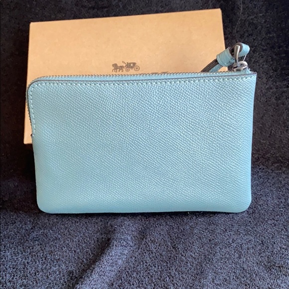 Authentic Coach wristlet - Picture 4 of 8